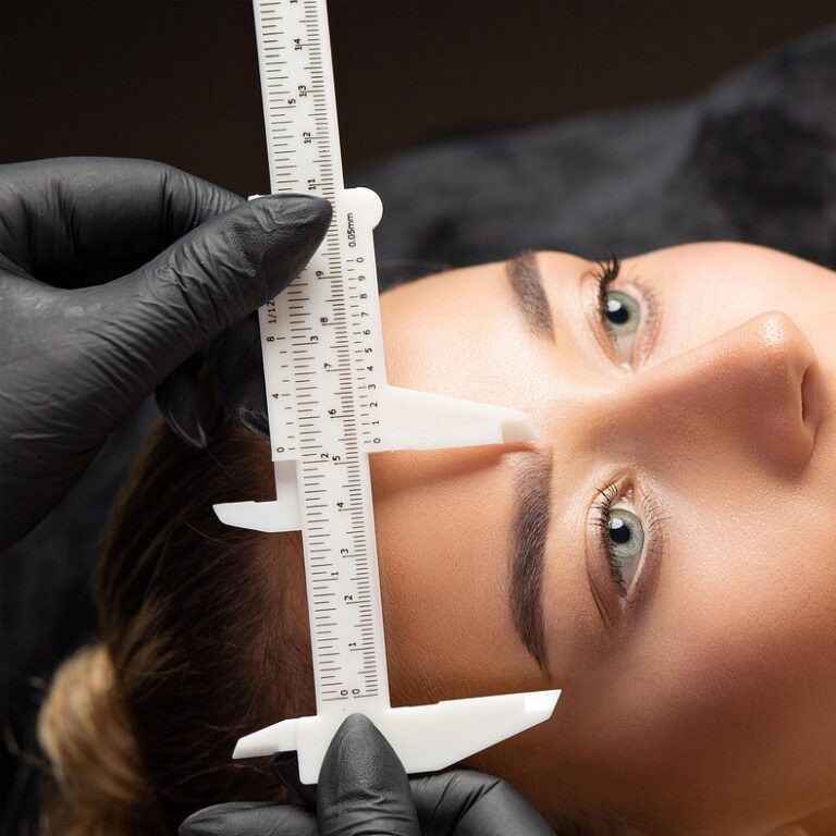 eyebrow 8907650 1280